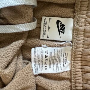 Mens Nike Sportswear Club Shorts M Nike Basketball Khaki Tan